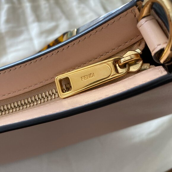 Fendi O Lock Swing Bag in Light Rose - Picture 7 of 12